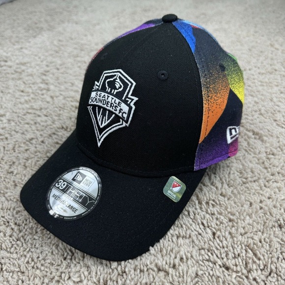 Seattle Sounders FC Hat New Era 39THIRTY 2022 Black M/L Pride Soccer MLS Cap NWT - Picture 1 of 7
